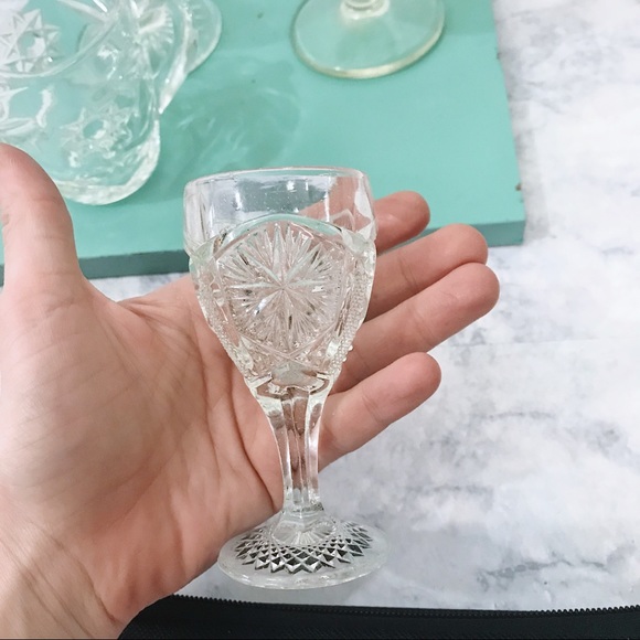 Bar/Kitchen Decor Assortment of VTG Glassware (4) - Picture 2 of 7